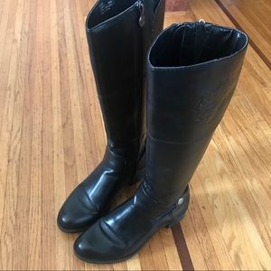 Etienne Aigner boots